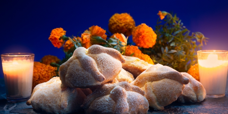 Bread and flowers on Day of the Dead