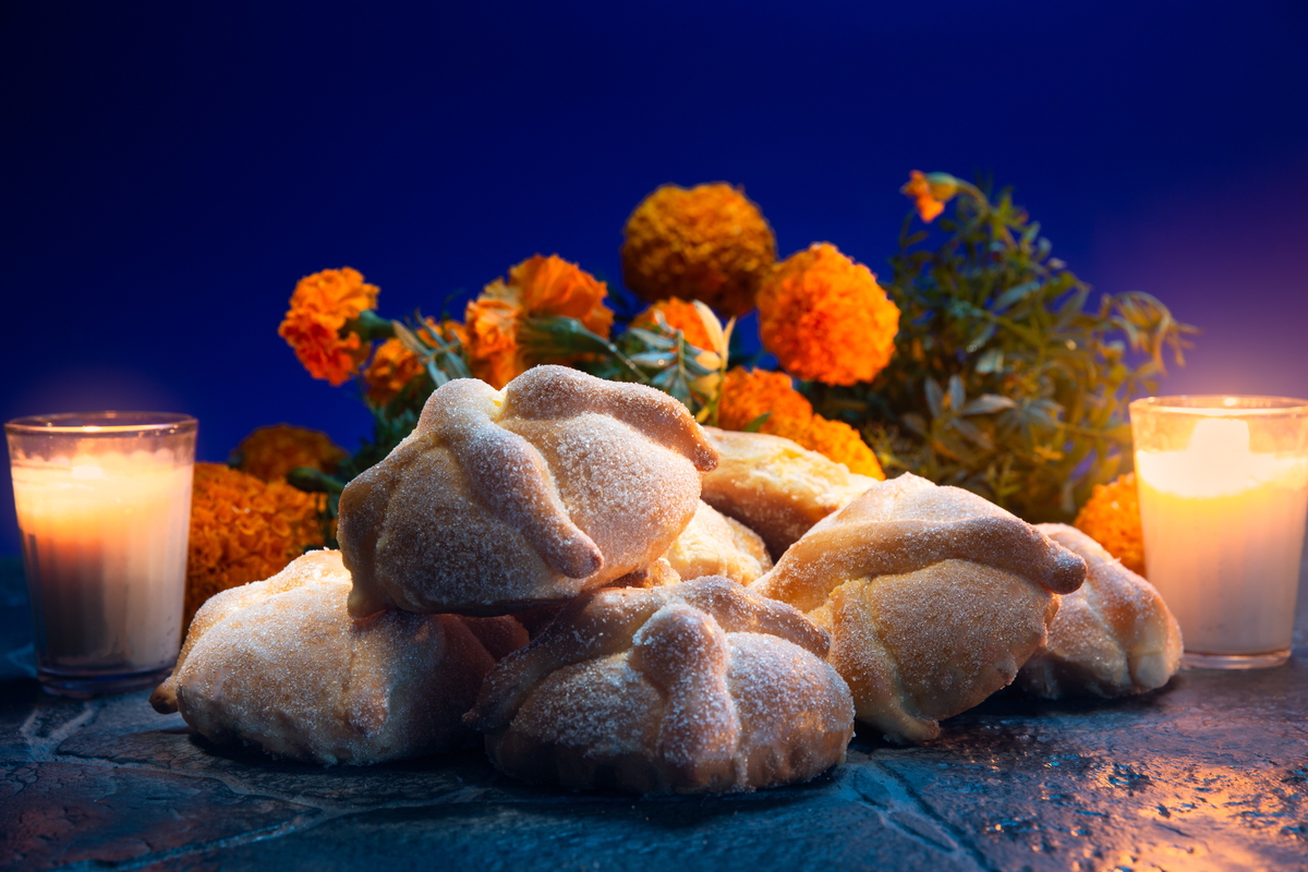 Bread and flowers on Day of the Dead