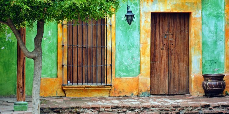 Colonial Home Facade