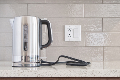 Electric kettle and electricity sockets