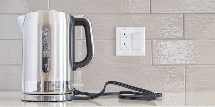 Electric kettle and electricity sockets