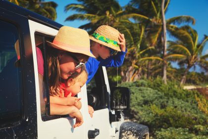 Family sight-seeing tour