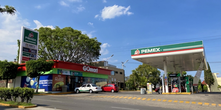 Gasoline service station in Mexico