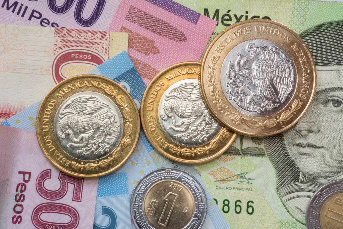 Mexican notes and coins