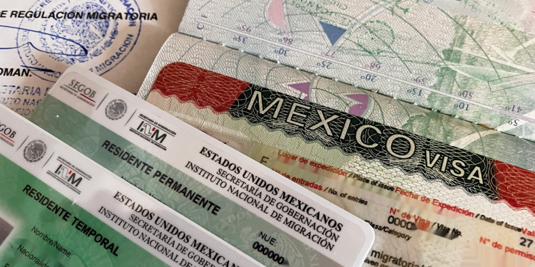 Automated scanner reading Border Crossing Card at the Tijuana