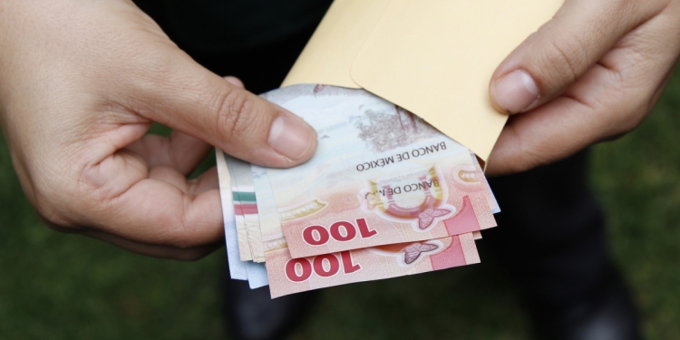 Money in an envelope, Mexican pesos