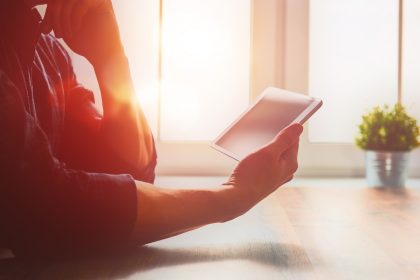 Reading a tablet device
