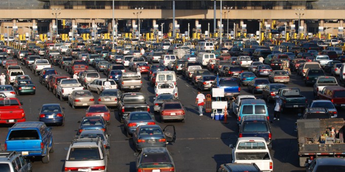 US-Mexico-Cars-Border-680x340.jpg