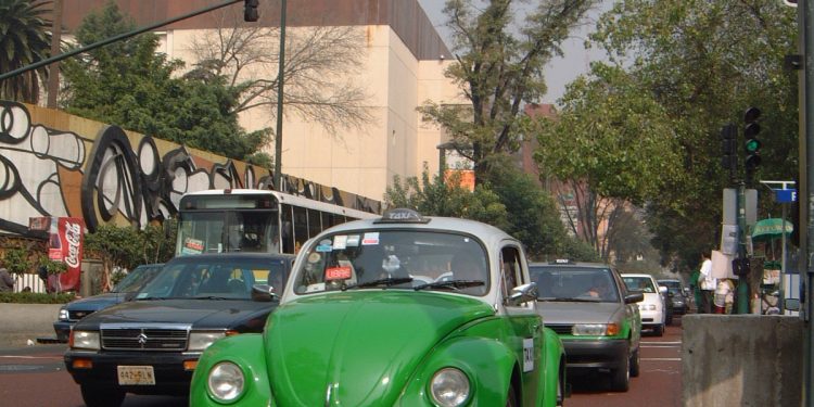 VW Beetle Taxi Green in Mexico City