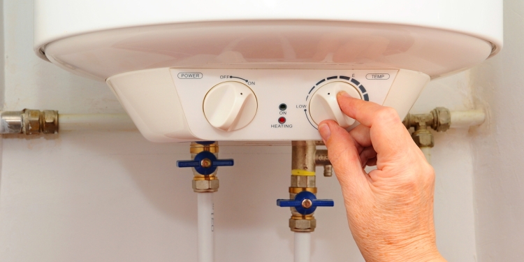 Setting the temperature on a water heater